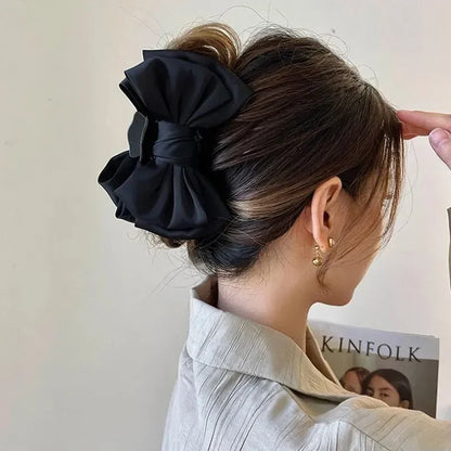 🎀 Satin Bow Hair Claw – Effortless Elegance in One Clip